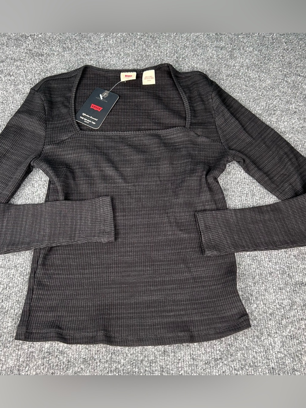 Levis Effortless Essential The Go Out Ribbed Slim Fit Semi Cropped Top Small NWT